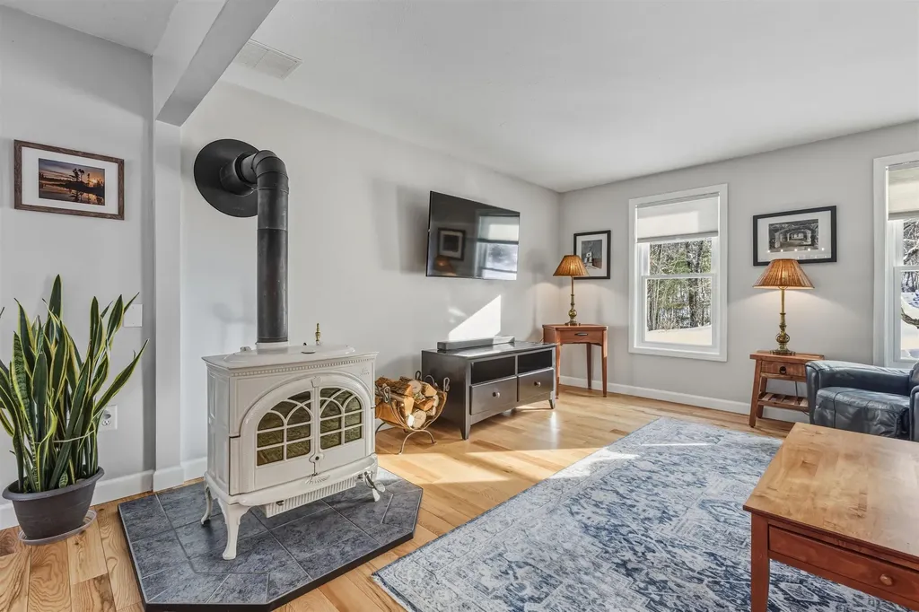 9 Mosher Drive Brookline NH 03033