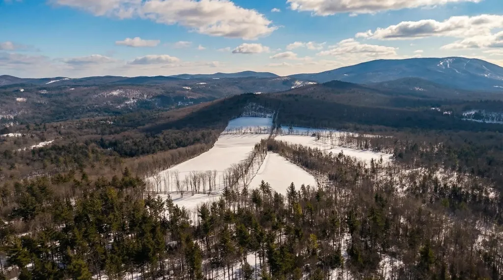 00 Marsh Cross Road Andover VT 05143