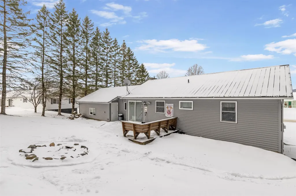 94 Corliss Lane Colebrook NH 03576