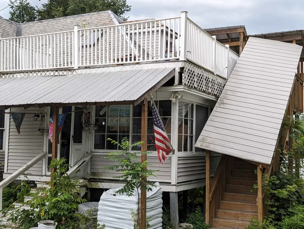 39 Perry Avenue Charlestown NH 03603