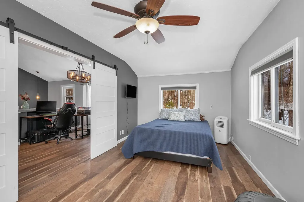 14 Cove Drive Derry NH 03038