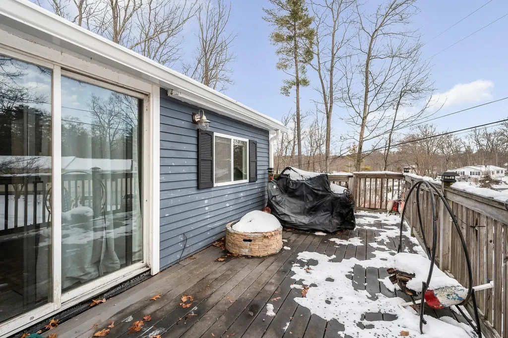 14 Cove Drive Derry NH 03038