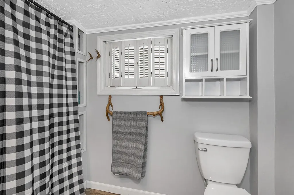 14 Cove Drive Derry NH 03038