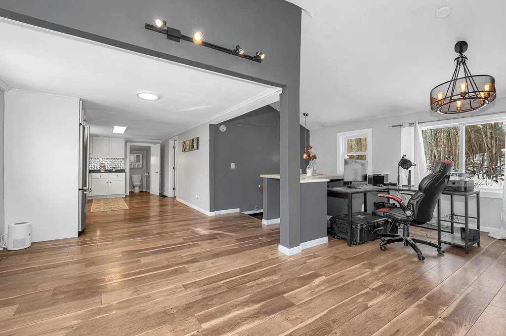 14 Cove Drive Derry NH 03038