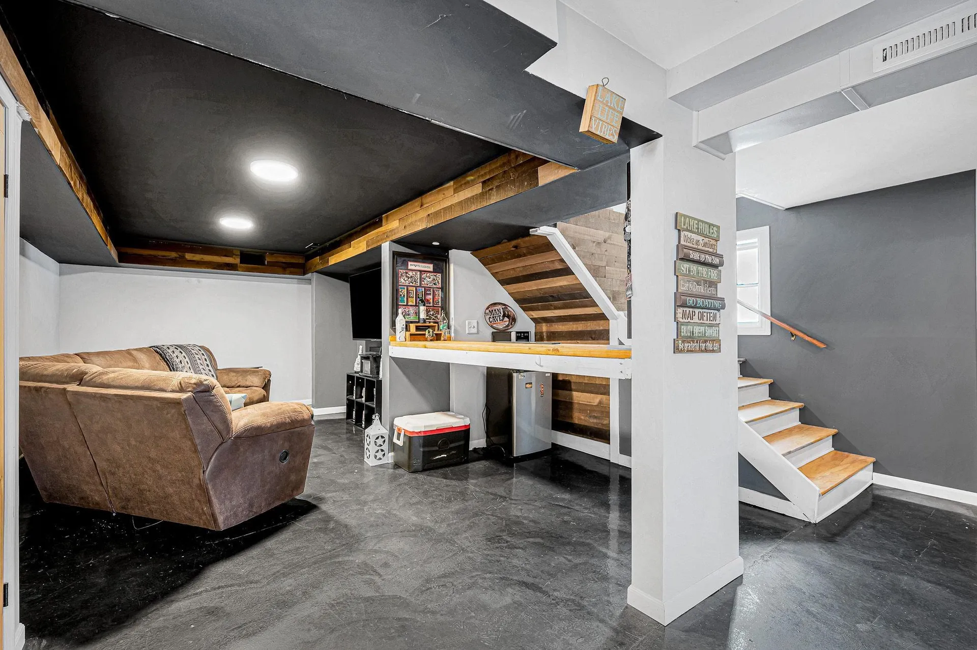 14 Cove Drive Derry NH 03038