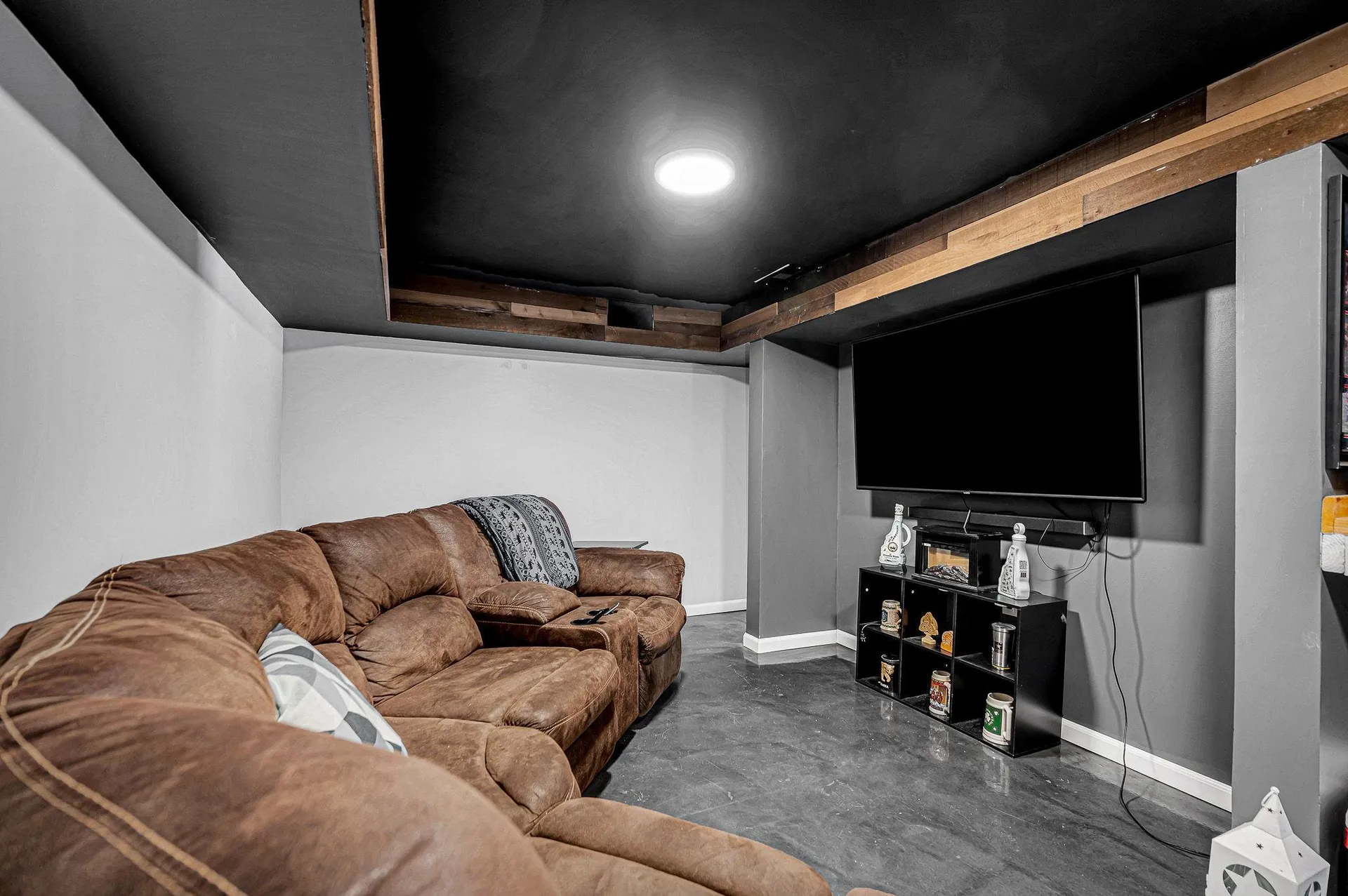 14 Cove Drive Derry NH 03038