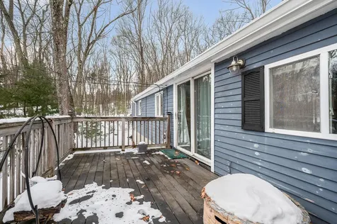 14 Cove Drive Derry NH 03038