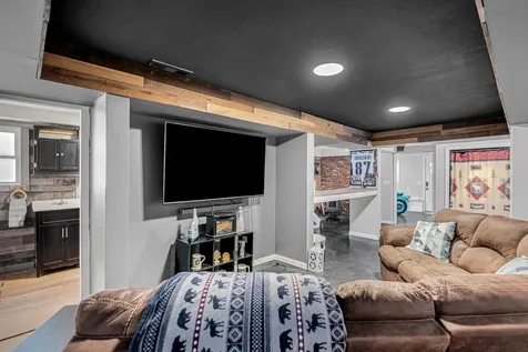 14 Cove Drive Derry NH 03038