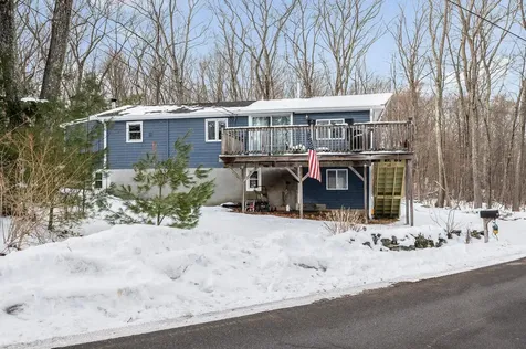 14 Cove Drive Derry NH 03038
