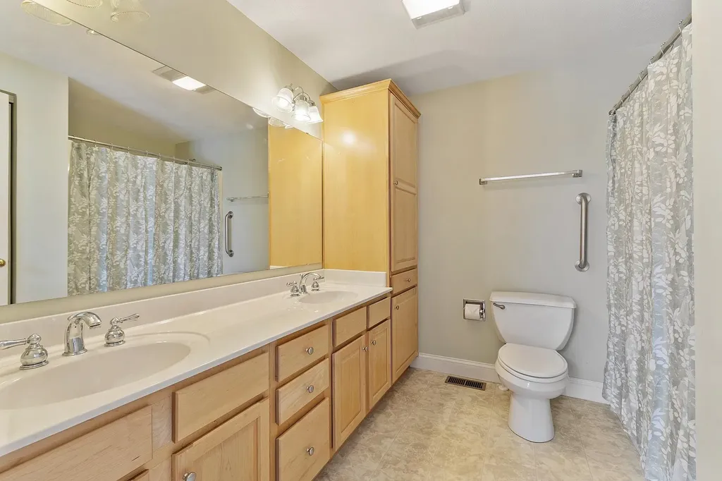 15 Country Lane East Kingston NH 03827