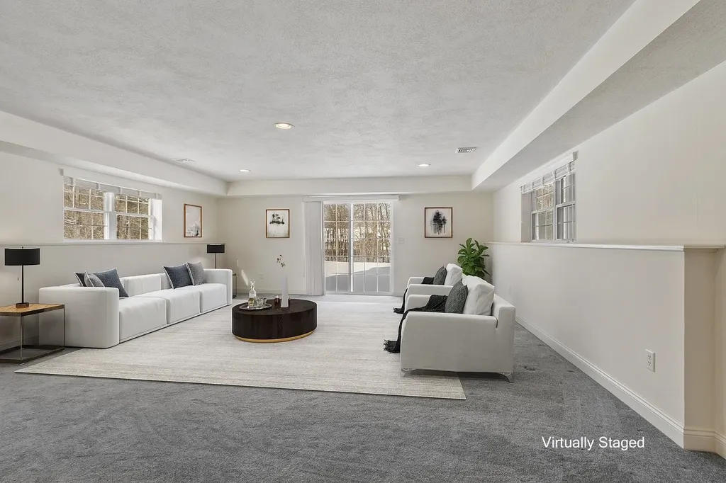 15 Country Lane East Kingston NH 03827