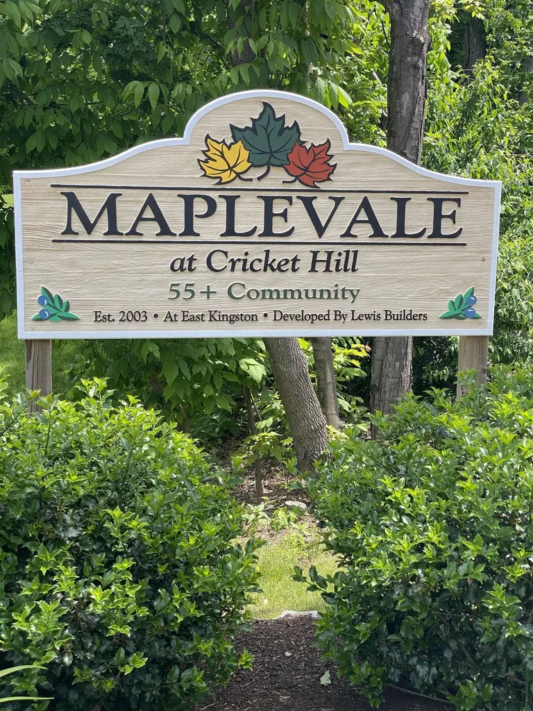 15 Country Lane East Kingston NH 03827