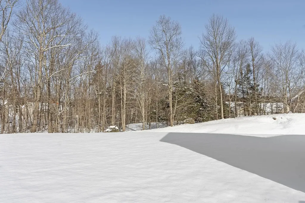 15 Country Lane East Kingston NH 03827