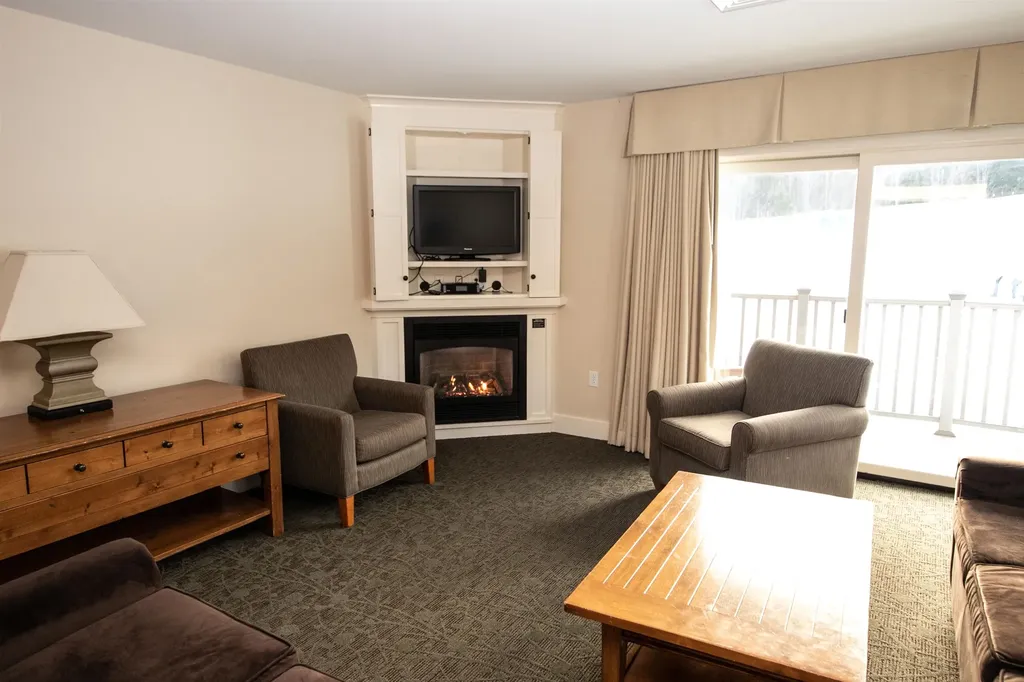 613/615 Qtr. I I I Adams House Ludlow VT 05149