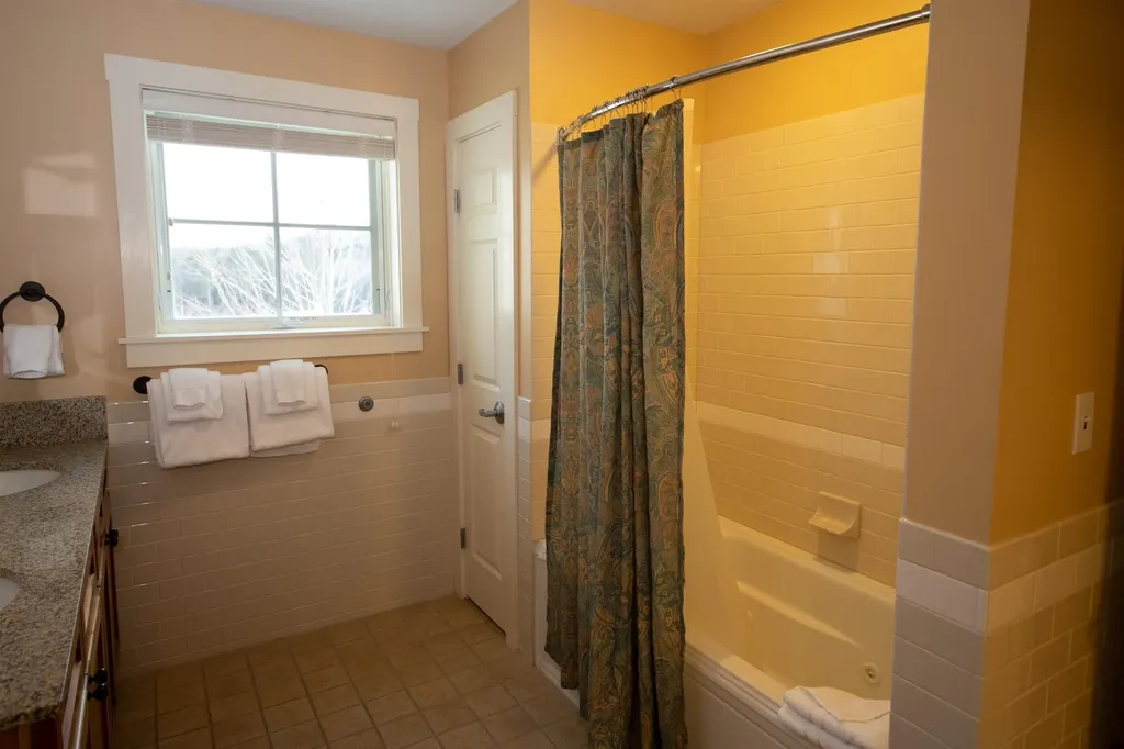 613/615 Qtr. I I I Adams House Ludlow VT 05149