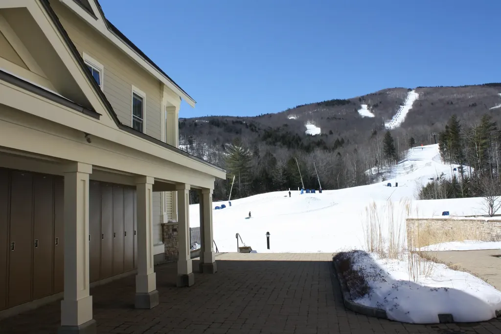 613/615 Qtr. I I I Adams House Ludlow VT 05149