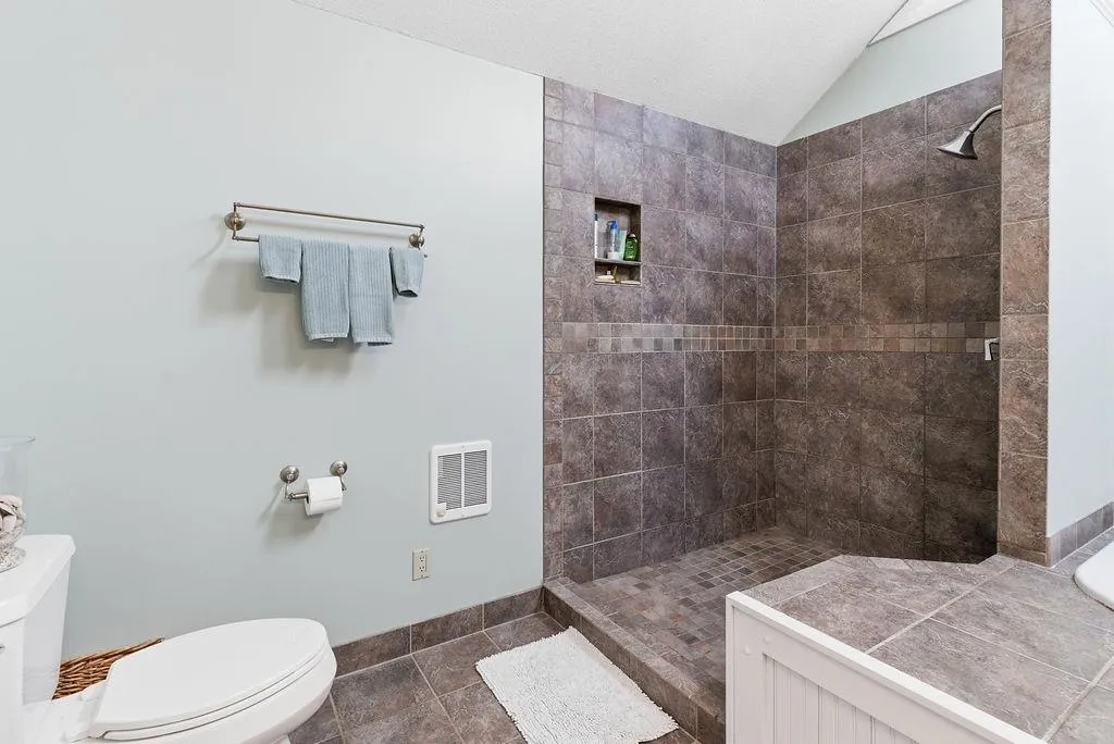 190 Chase Way Manchester NH 03104