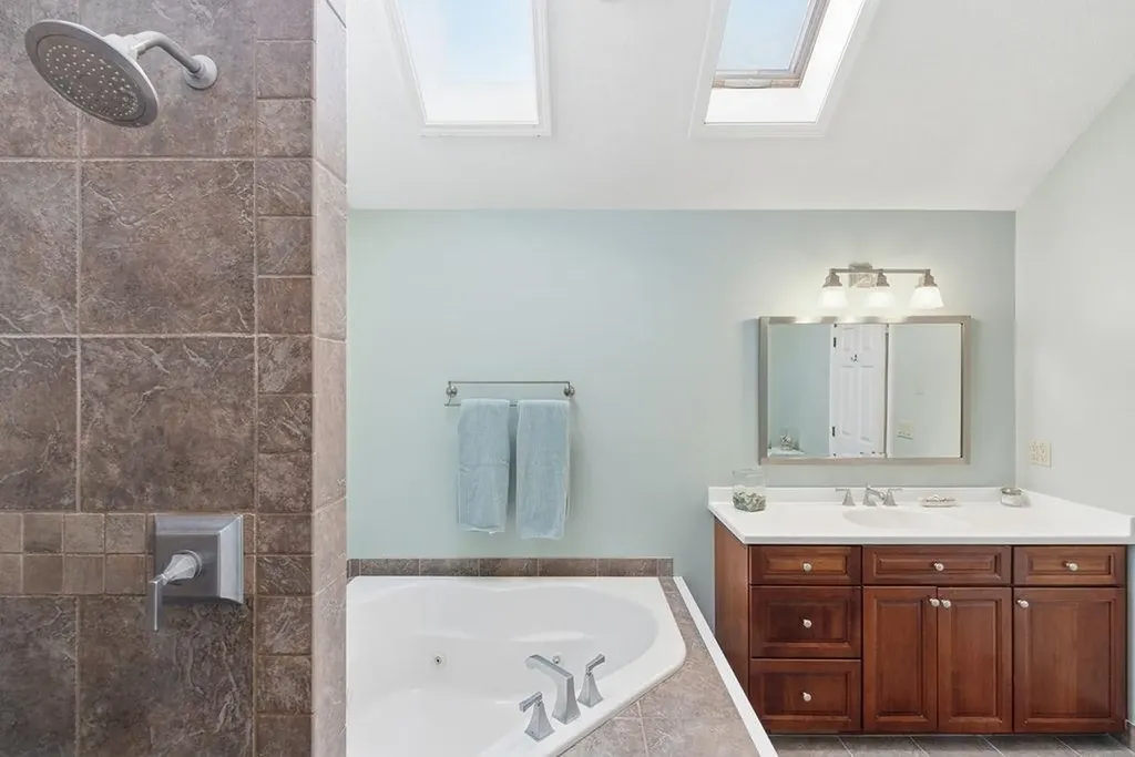 190 Chase Way Manchester NH 03104