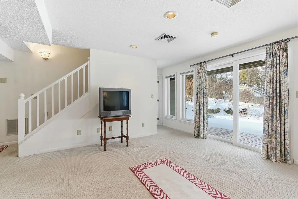 190 Chase Way Manchester NH 03104