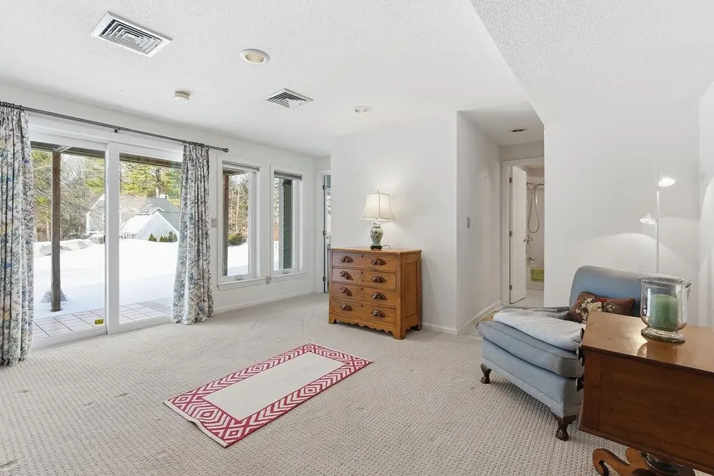 190 Chase Way Manchester NH 03104