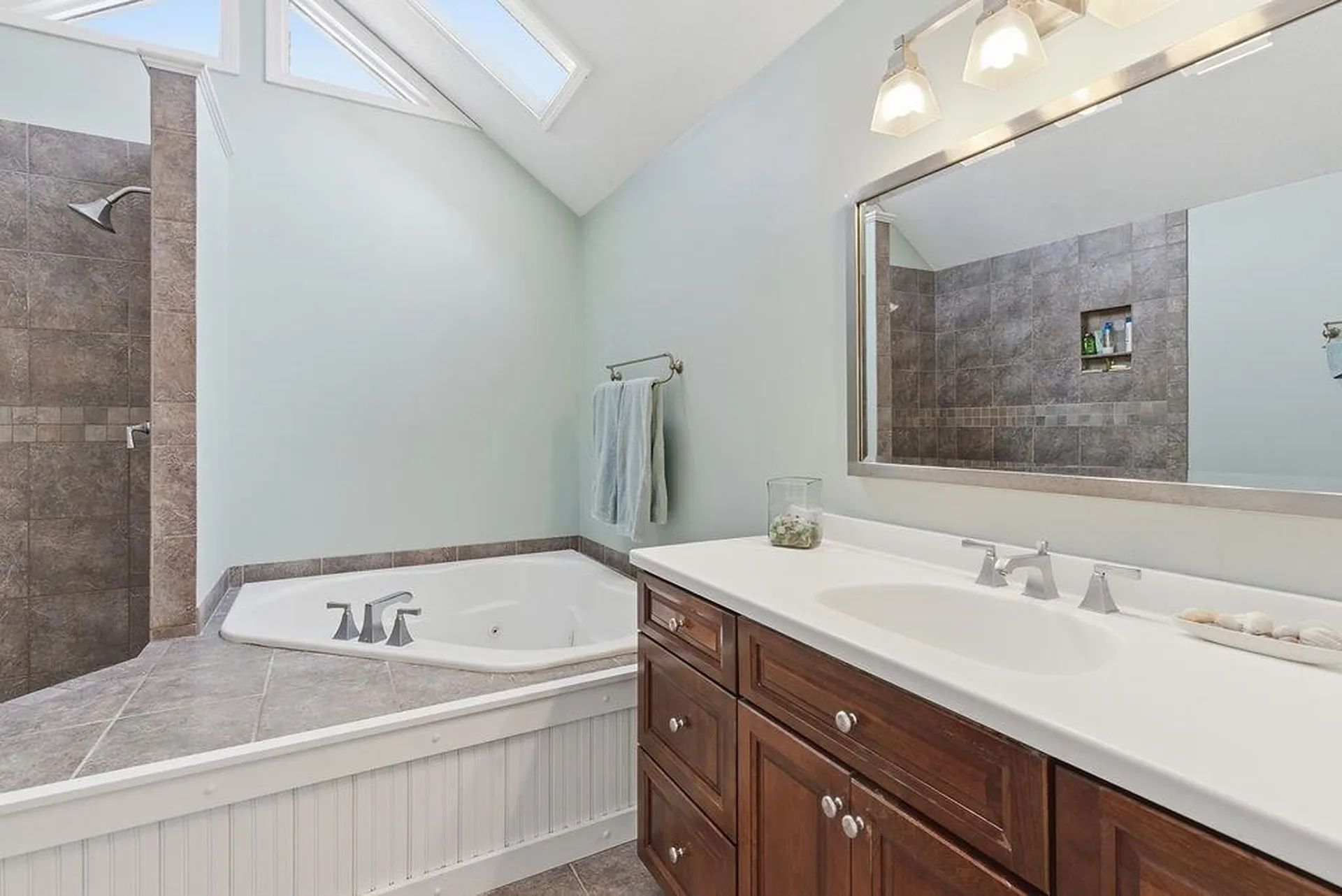 190 Chase Way Manchester NH 03104