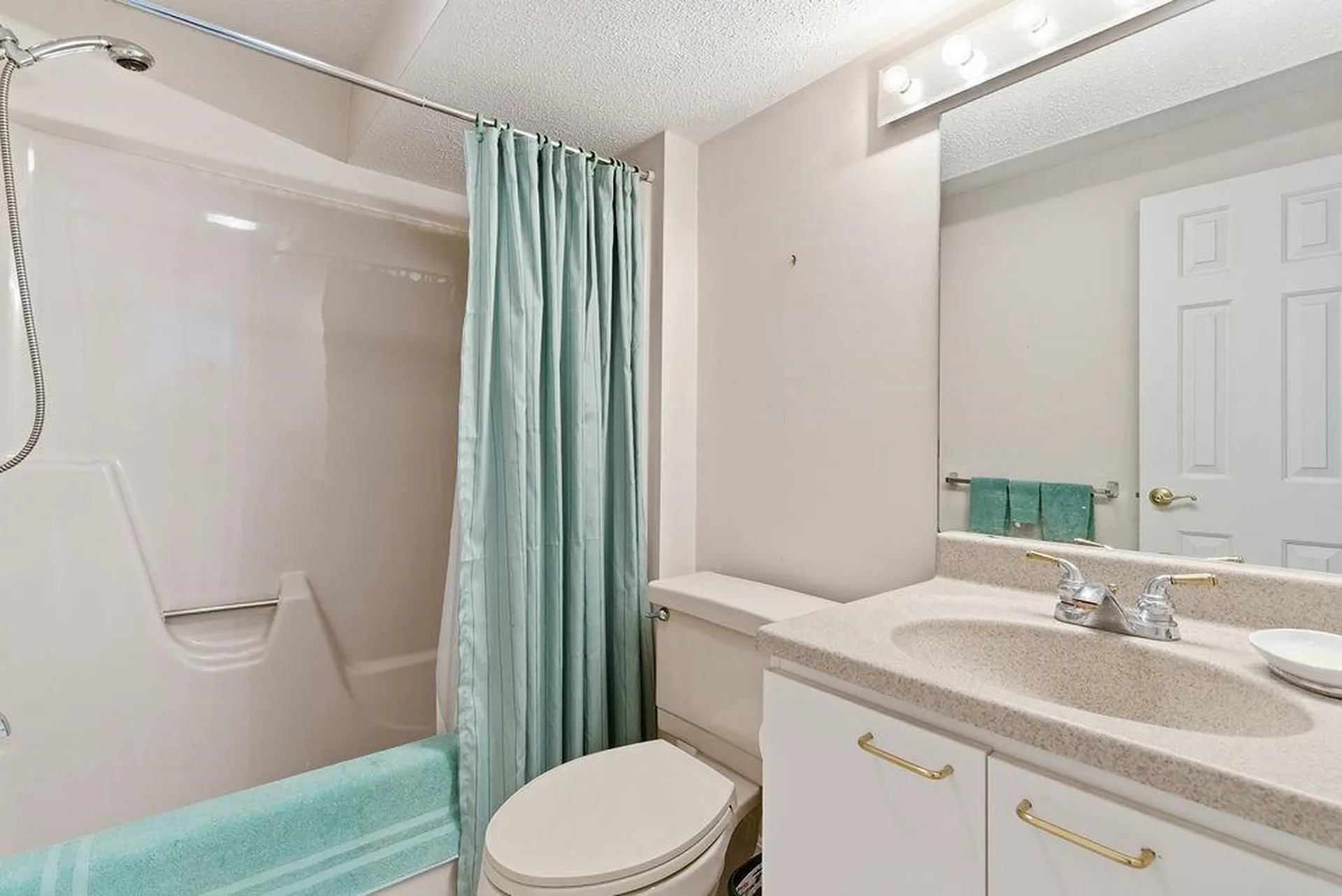 190 Chase Way Manchester NH 03104