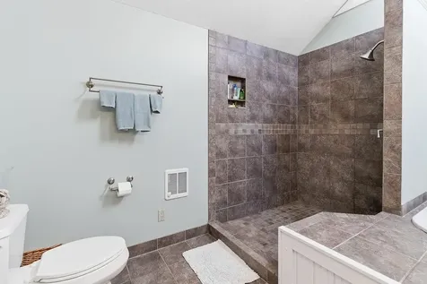 190 Chase Way Manchester NH 03104