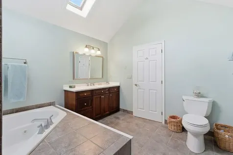 190 Chase Way Manchester NH 03104