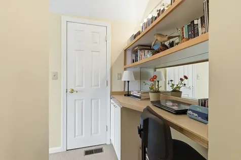 190 Chase Way Manchester NH 03104