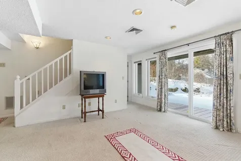 190 Chase Way Manchester NH 03104