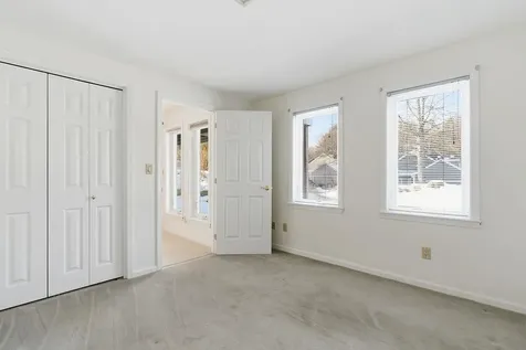 190 Chase Way Manchester NH 03104