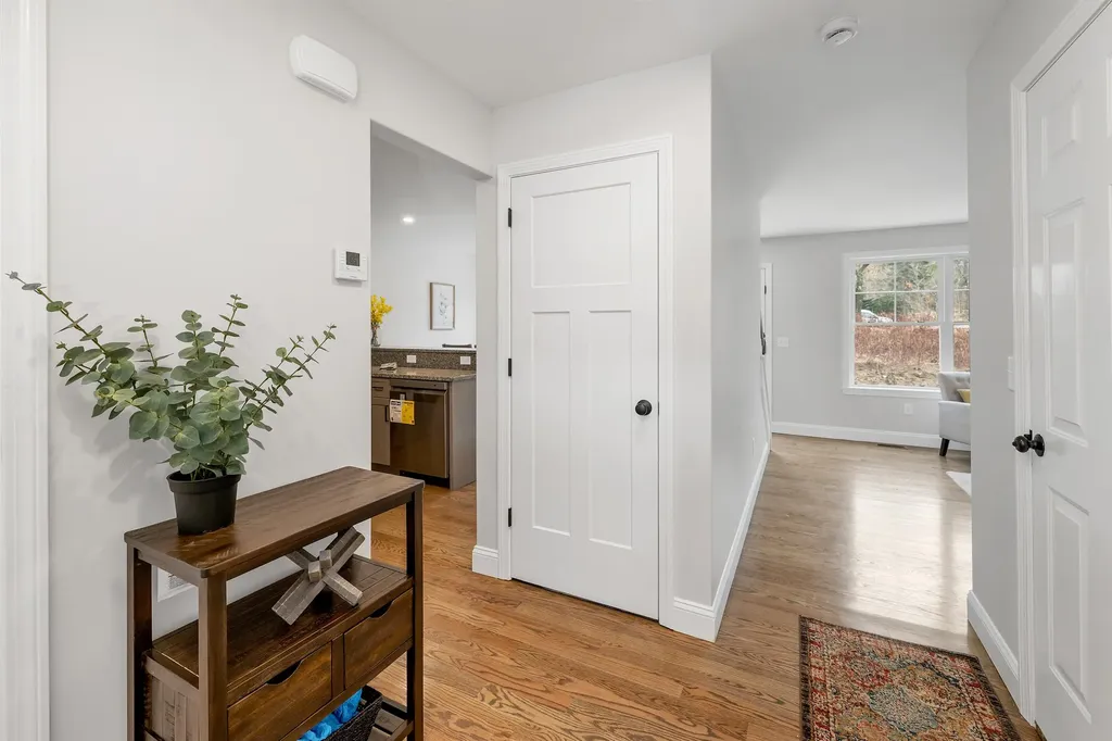 13-D Mustang Drive Litchfield NH 03052