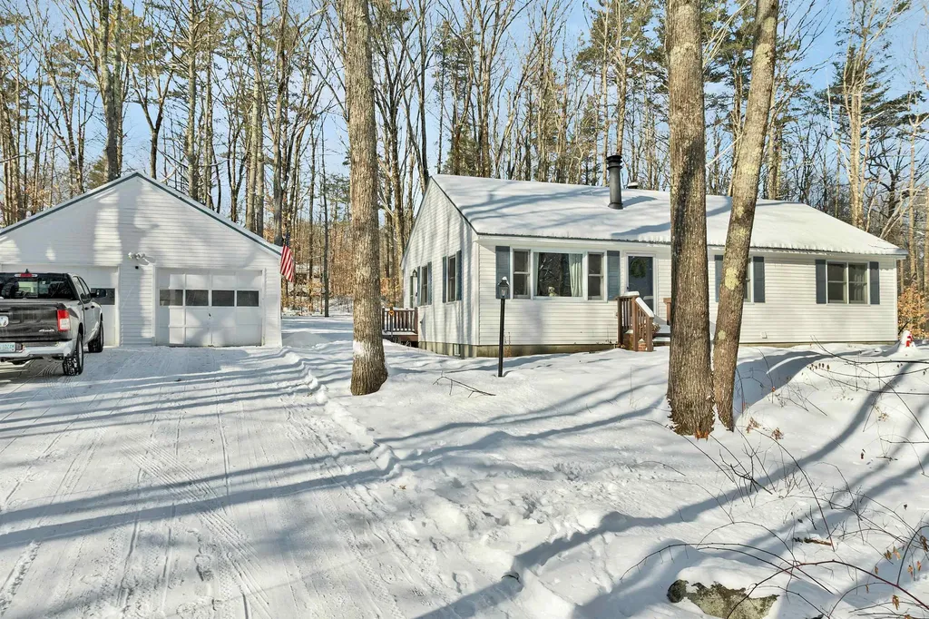 5 Woodcrest Drive Ossipee NH 03864