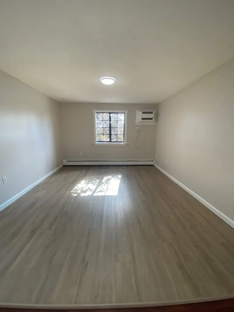 153 West Hancock Street Manchester NH 03102