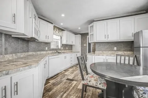 28 Woodlawn Drive Allenstown NH 03275