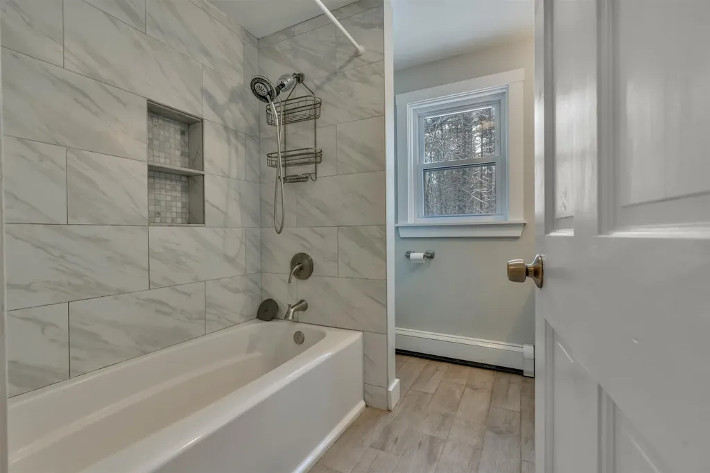 24 Nute Road Madbury NH 03823