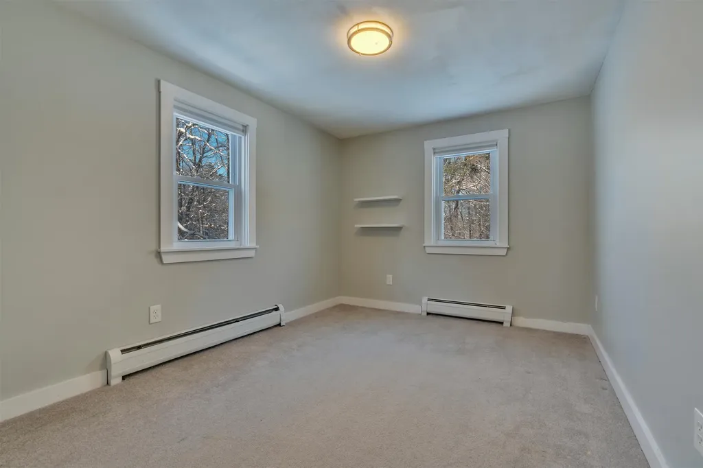 24 Nute Road Madbury NH 03823