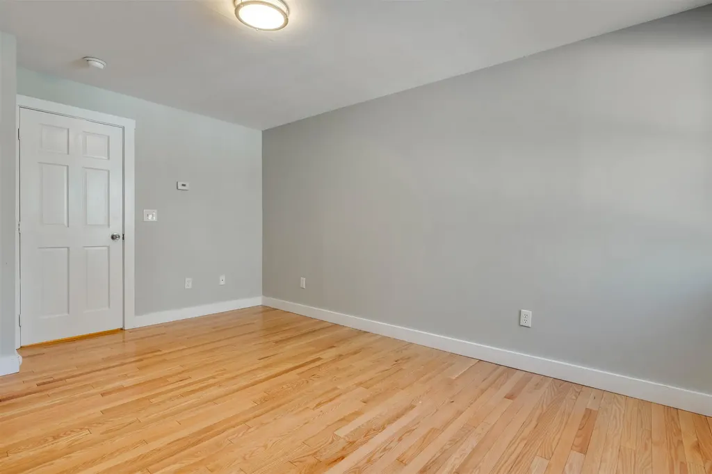 24 Nute Road Madbury NH 03823