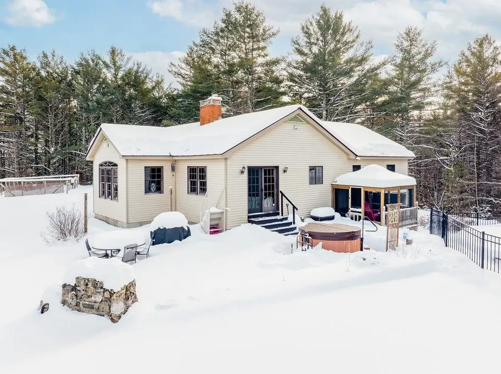21 Highland Avenue Canaan NH 03741