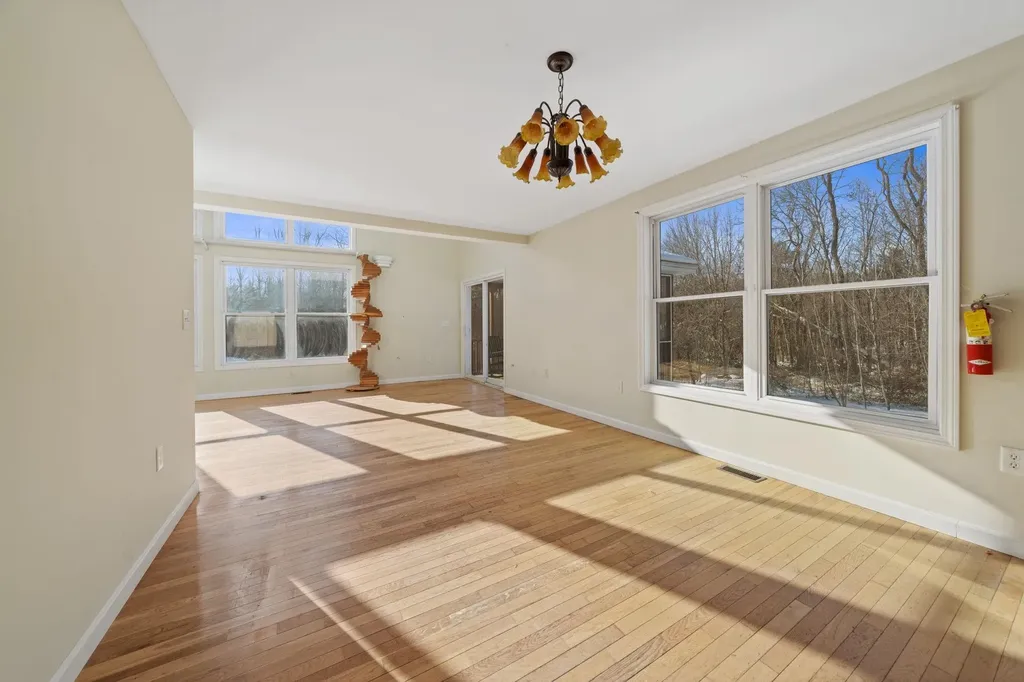 733 South Stark Highway Weare NH 03281