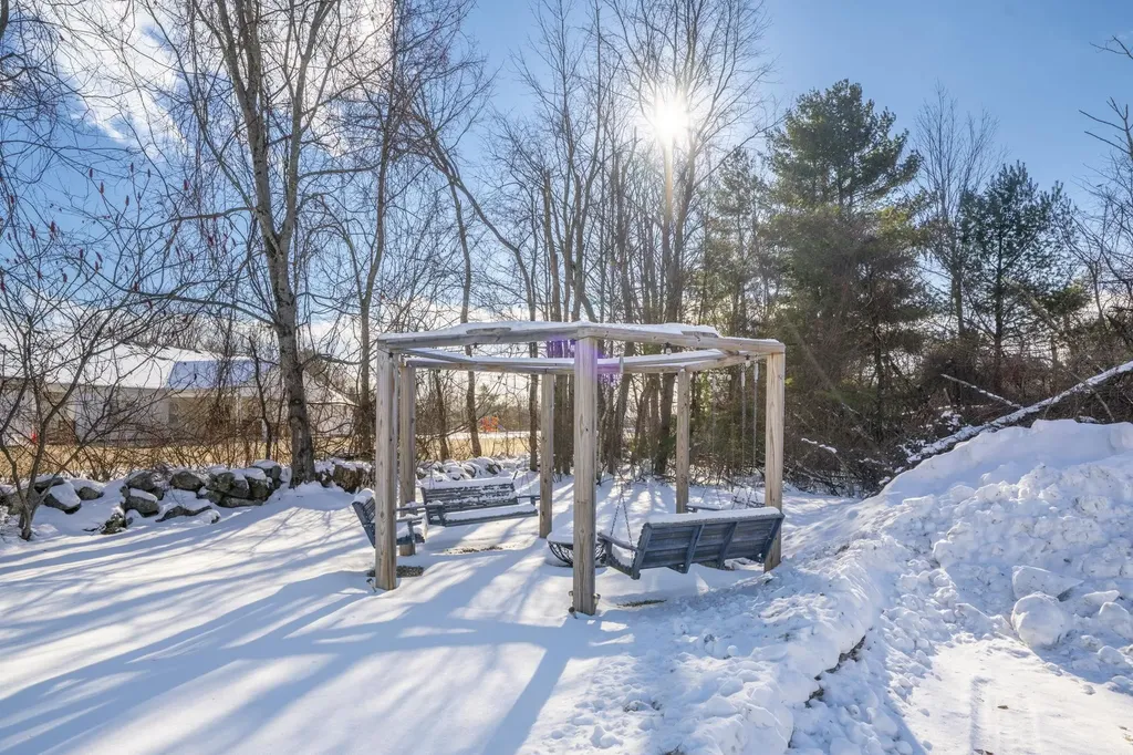 733 South Stark Highway Weare NH 03281