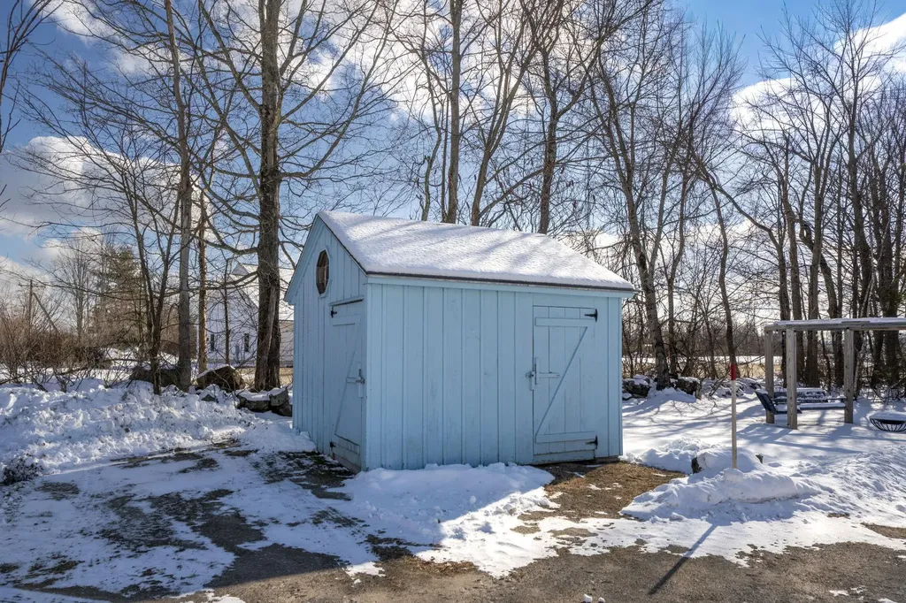 733 South Stark Highway Weare NH 03281