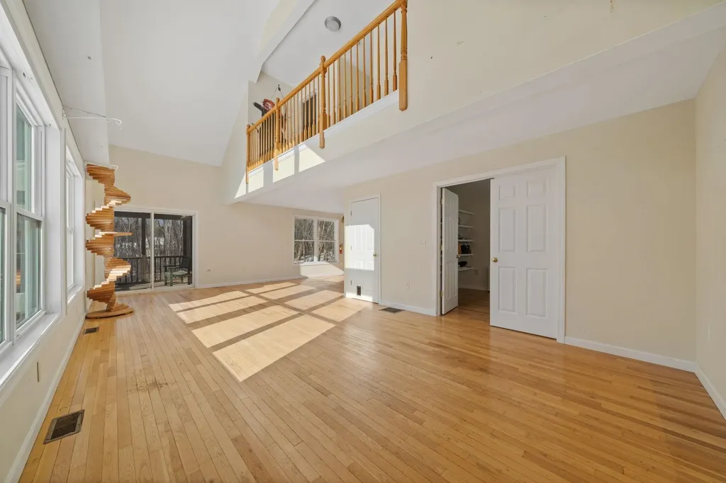 733 South Stark Highway Weare NH 03281