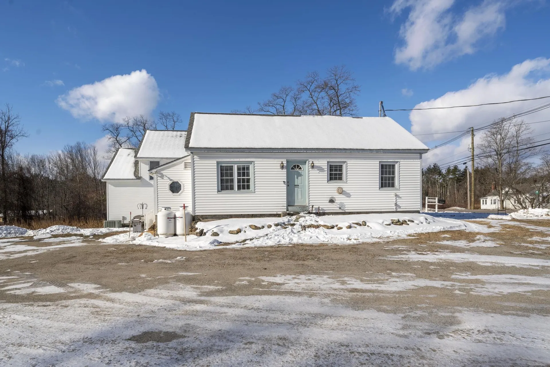 Weare NH, 733 South Stark Highway