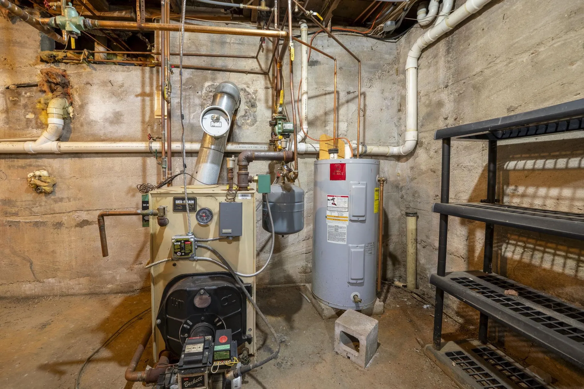 733 South Stark Highway Weare NH 03281