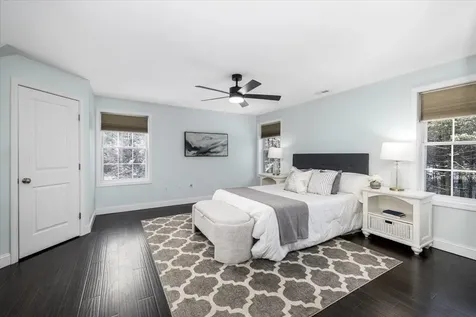 10 Berlang Road Londonderry NH 03053