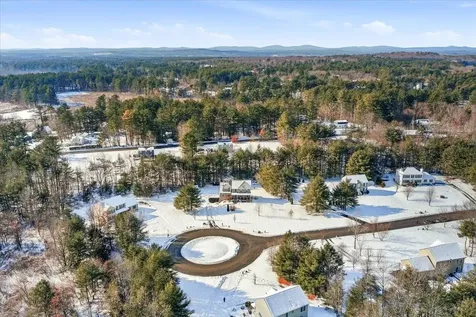 10 Berlang Road Londonderry NH 03053