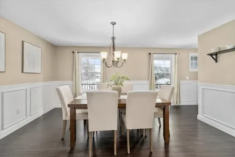 10 Berlang Road Londonderry NH 03053