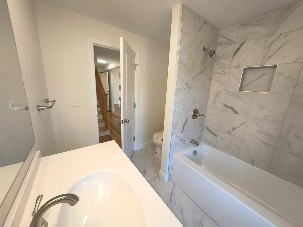 386 Union Avenue Laconia NH 03246