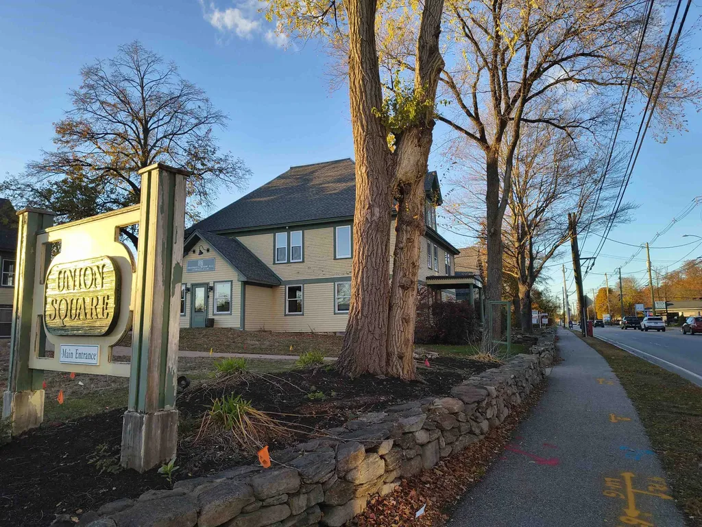 386 Union Avenue Laconia NH 03246